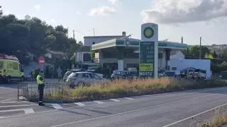 Un muerto y una herida al empotrarse un coche contra una gasolinera en Alicante