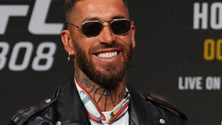 Un arriesgado corte de pelo y un nuevo tatuaje: Sergio Ramos, irreconocible en su última aparición