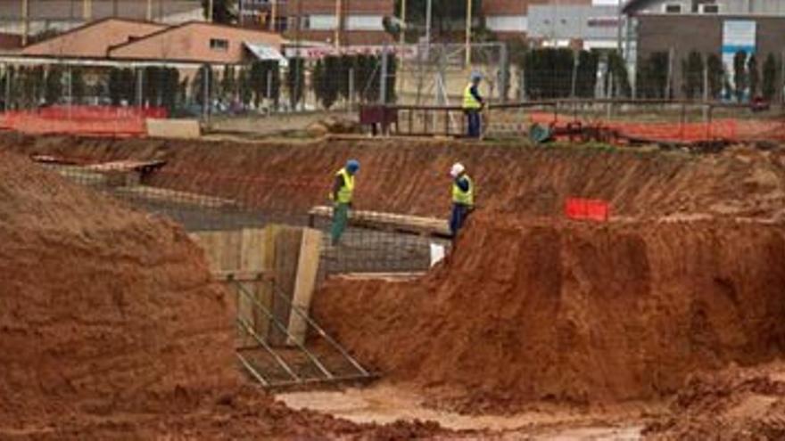 El ayuntamiento pide prórroga para poder acabar 20 de los 48 proyectos del II Plan E