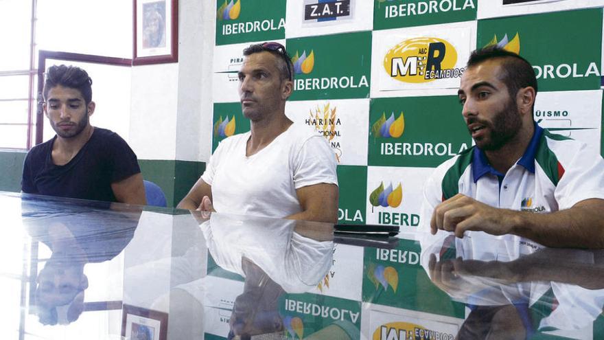 Alejandro Sánchez, Emilio Merchán y Carlos Vega, palistas de la ADZ Iberdrola.