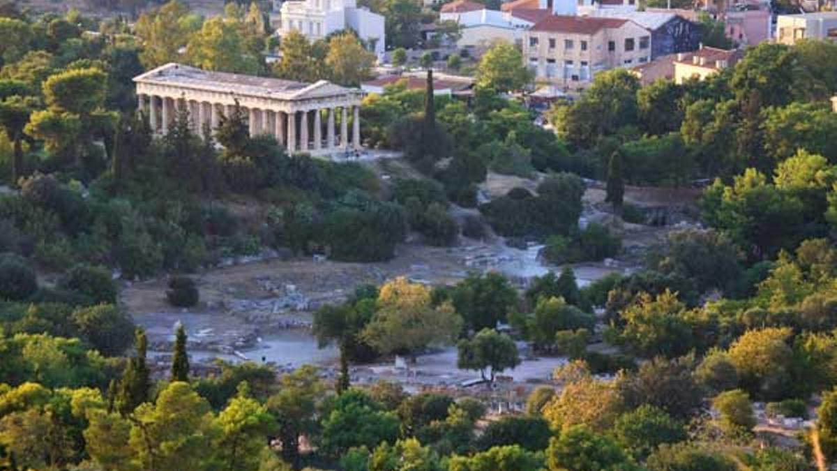 Ágora Griego con el Templo de Hefestos al fondo