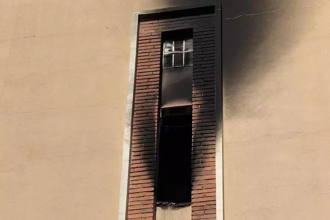 Les imatges del nou incendi a l'antiga fàbrica Simon de Girona