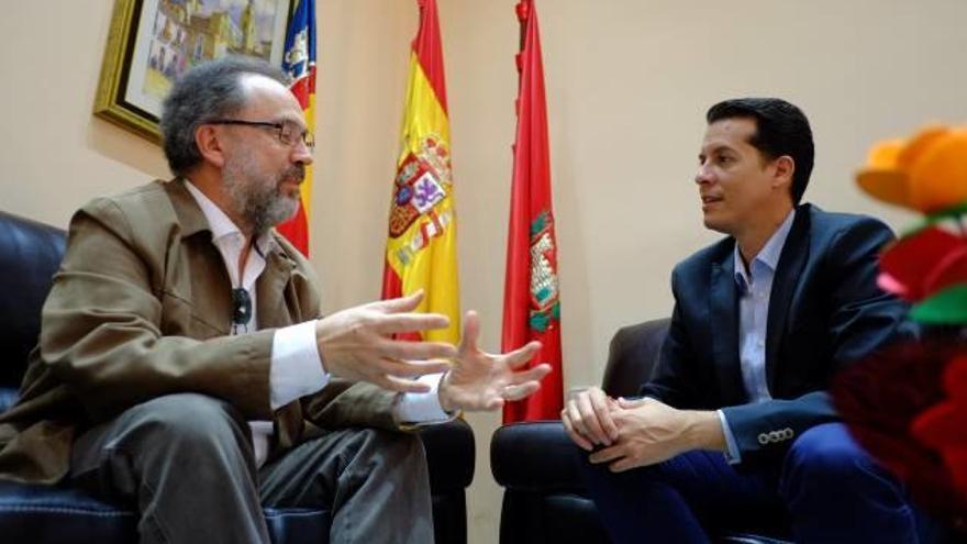 Un nuevo académico noveldense de la Lengua Valenciana quiere extender su uso en Elda