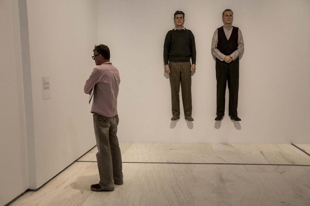 El MACA inaugura la exposición Mírame. Retratos en la colección La Caixa de Arte Contemporáneo