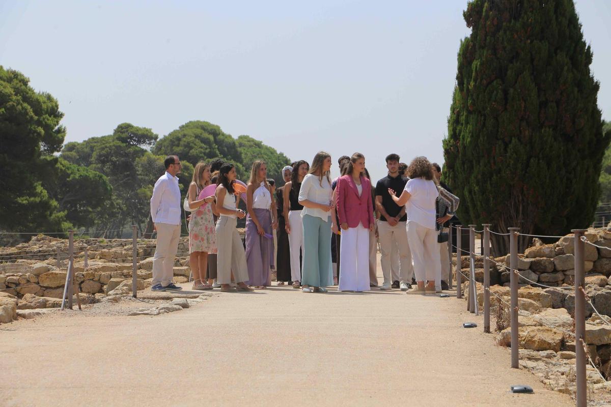 Les imatges de la visita a Empúries de la família reial