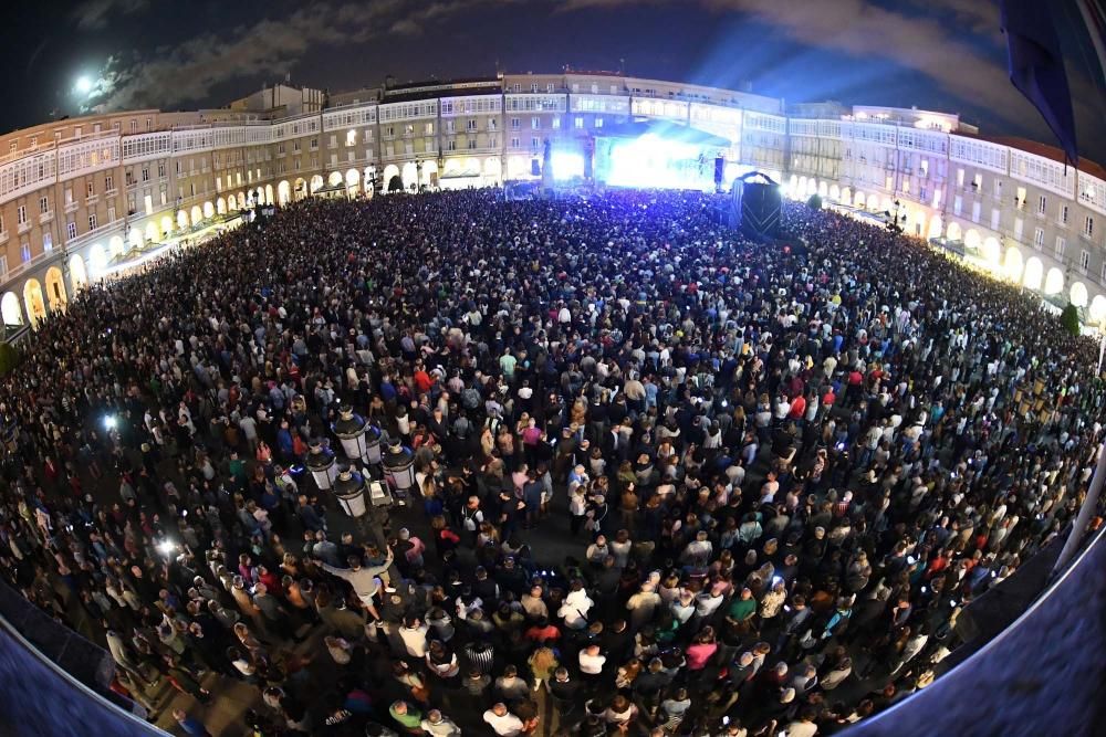 El artista repasa 40 años de carrera musical en su regreso a los escenarios en A Coruña después de 10 años-