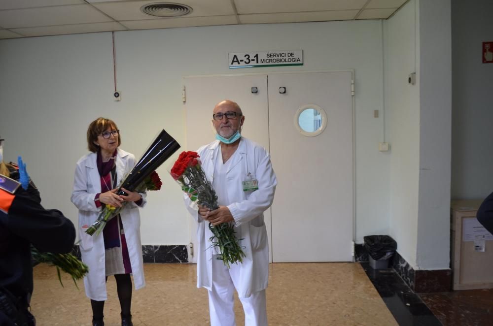 Moncada lleva las flores de la Ofrenda al Hospital General