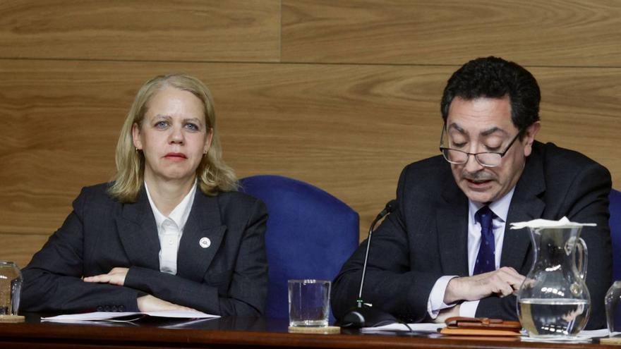 Marta Friera Álvarez e Ignacio Fernández Sarasola, durante el acto. | IRMA COLLÍN