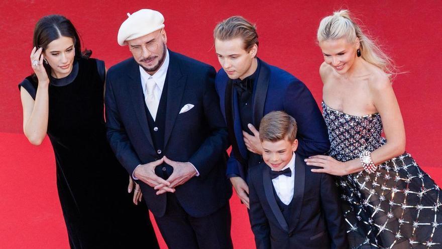 Cannes entrega por sorpresa una Palma de Oro de honor a Travolta: 