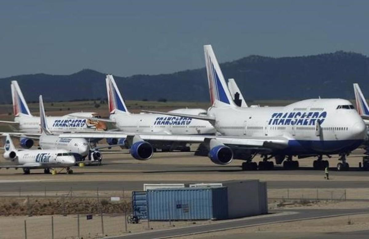 abertran35147574 estacionamiento aviones aparcados en la campa de la terminal160816133010