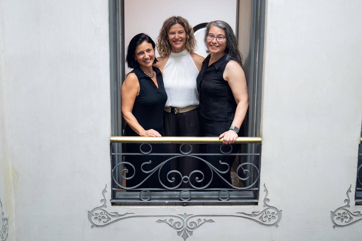 De izquierda a derecha, Inés Ramírez, Laia Blanco y Stéphanie Kauffmann, las RAPeras especializadas en suelo pélvico.