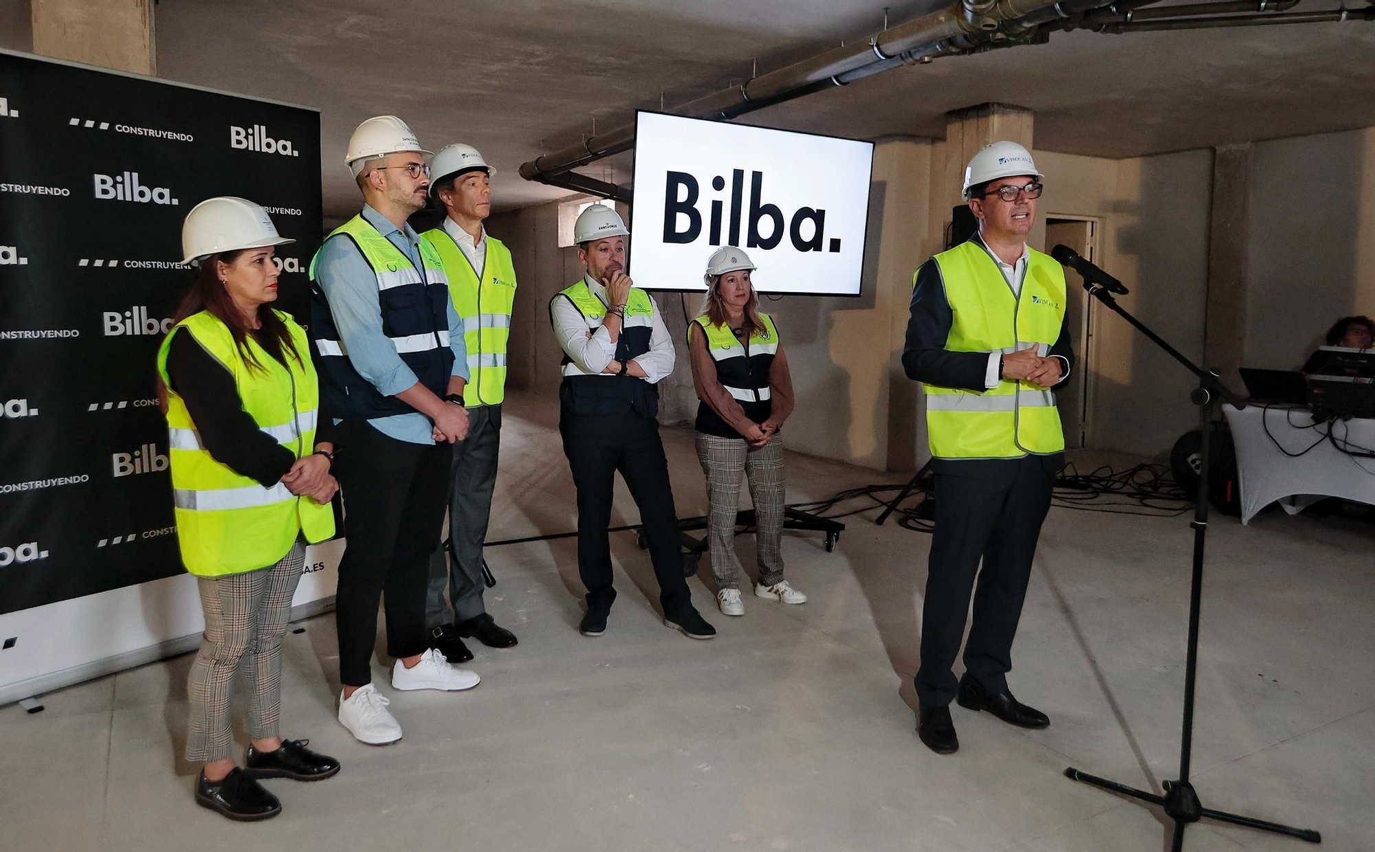 Visita al piso piloto de las 100 vivienda de Visocan en Santa Cruz de Tenerife