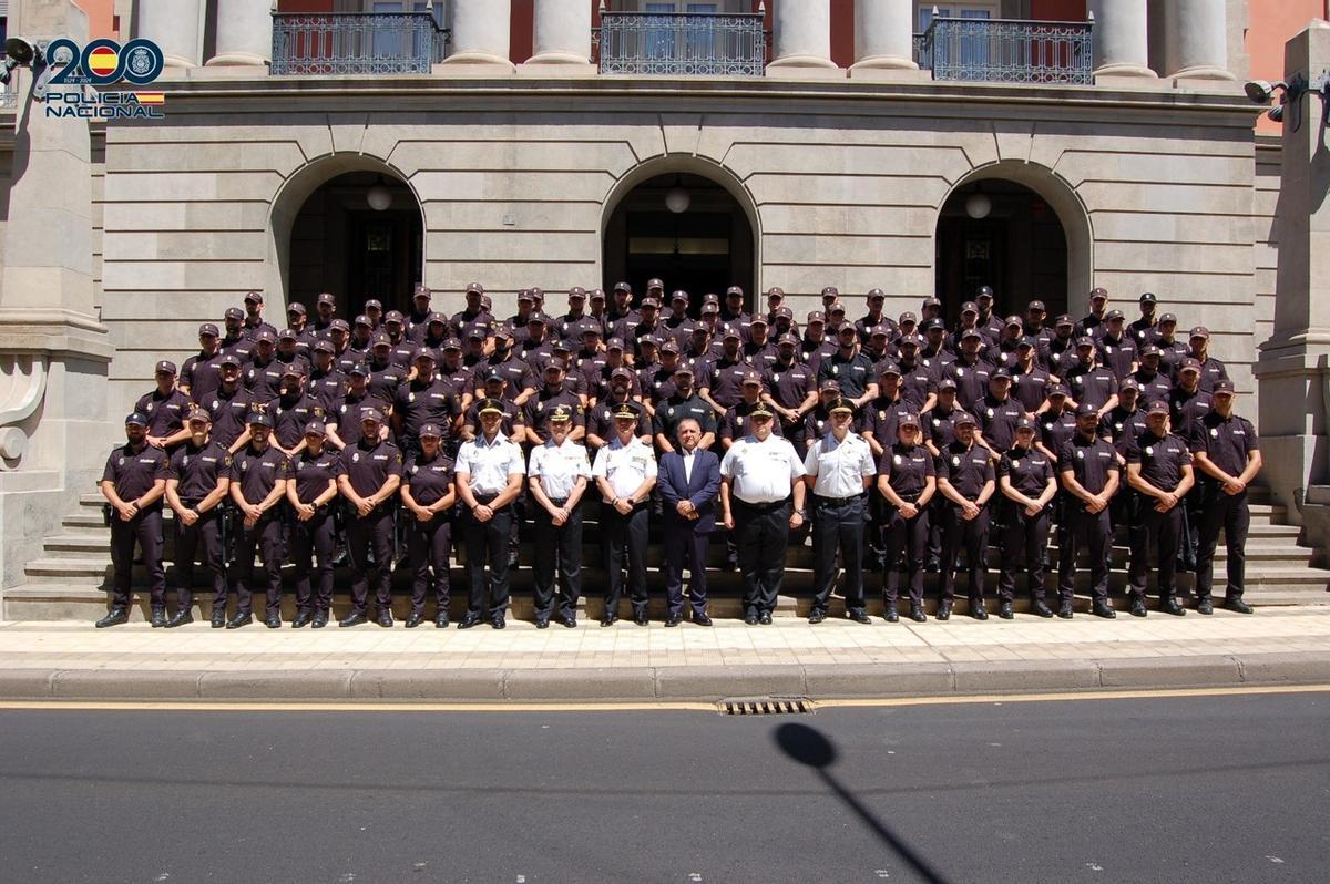 Incorporación de 176 policías nacionales a Canarias