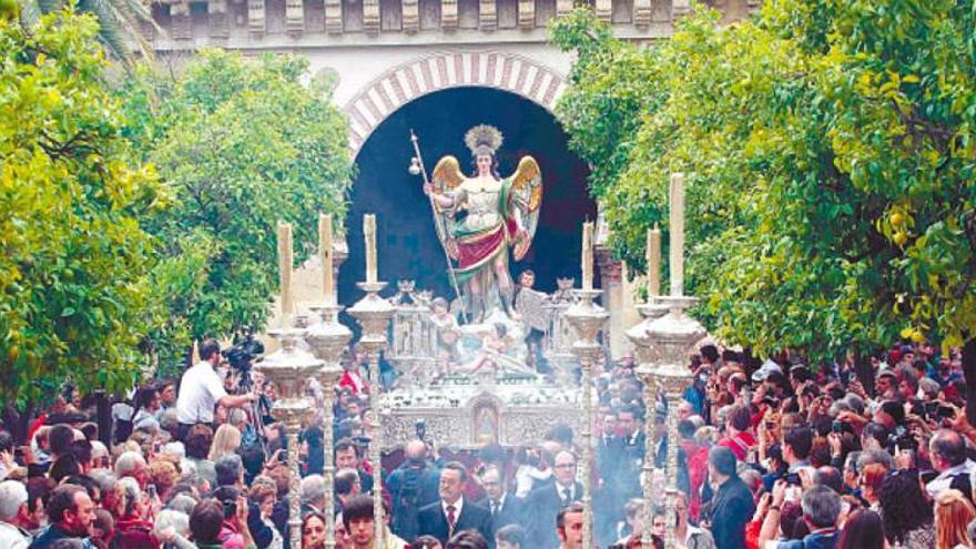 San Rafael procesiona después de 67 años