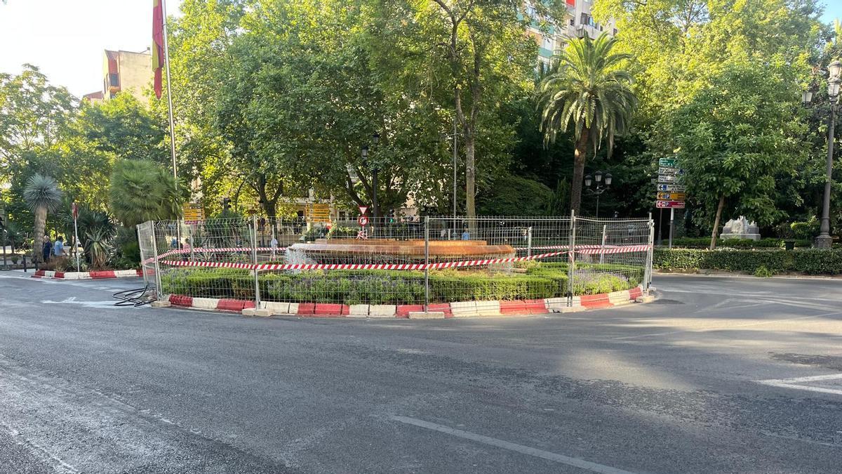 La Fuente Luminosa, ya vallada para una posible victoria de España.
