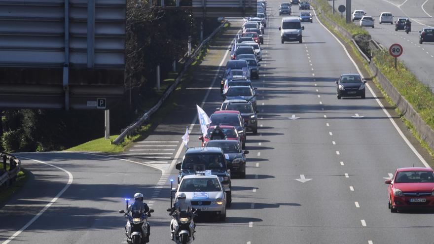 Una caravana convocada por el BNG marcha por A Coruña para reclamar el fin de la &quot;estafa&quot; de la AP-9