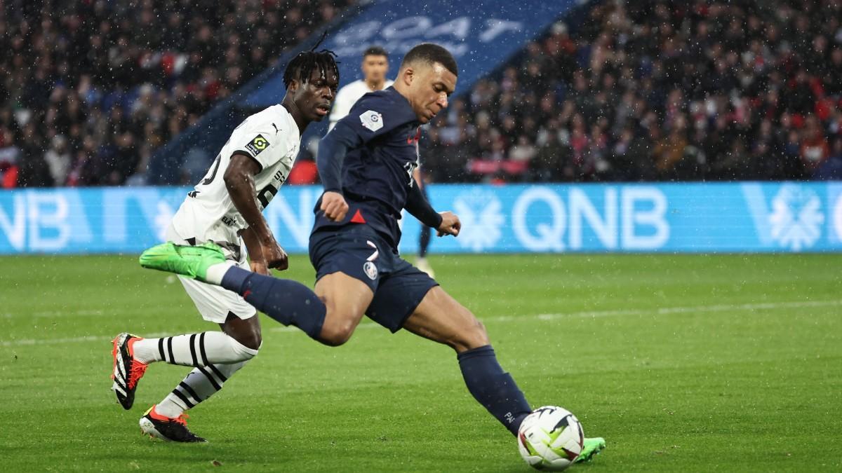 Mbappé en una acción del partido