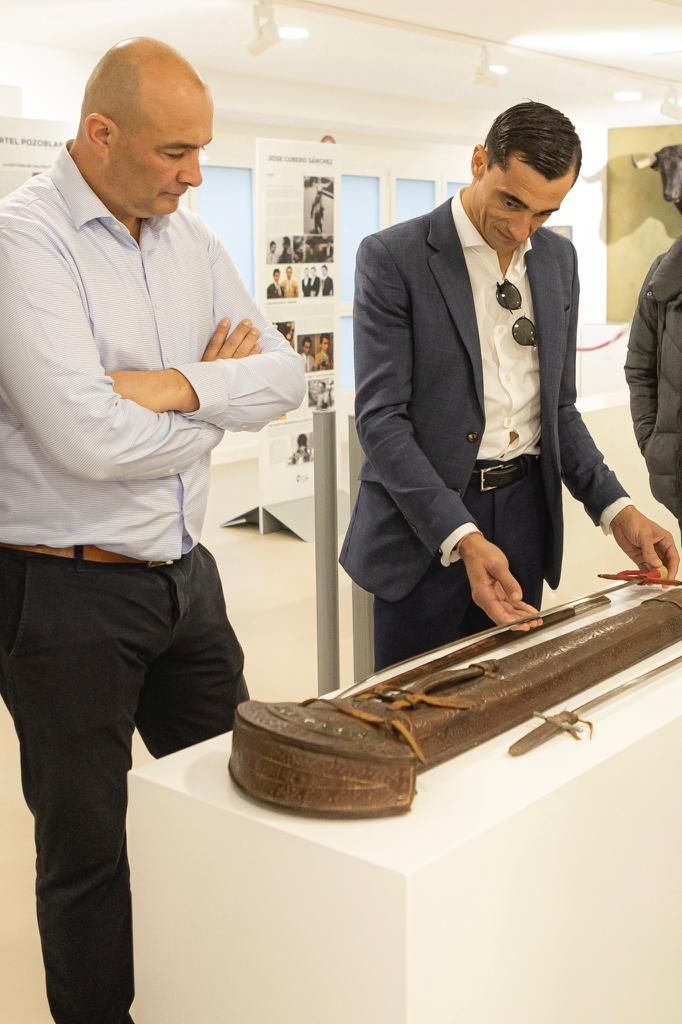 El Museu del Bou deslumbra al torero Paco Ureña: todas las fotos