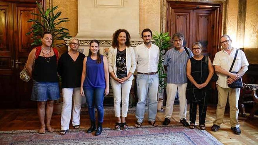 Tenso encuentro entre Cladera y los antiautopista a causa de las escorias