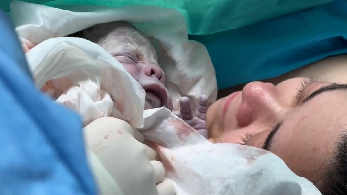 Nace en el Clínic el bebé de la segunda mujer trasplantada de útero en España