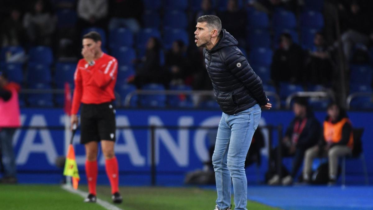 Antonio Hidalgo, en la banda de Riazor.