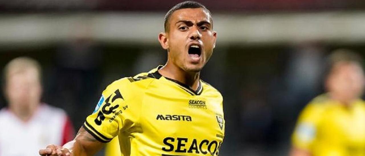 Georgios Giakoumakis celebra un gol con el VVV Venlo