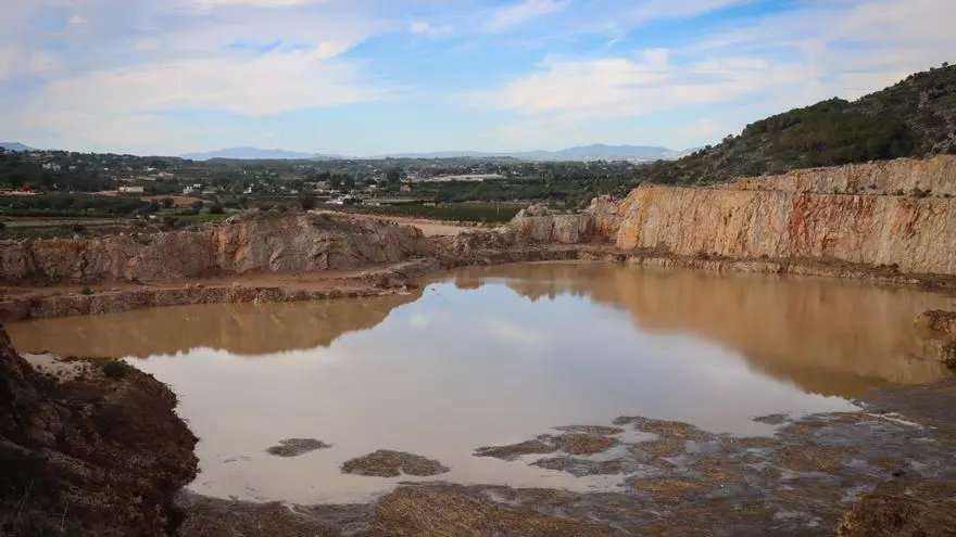 Torrent planea convertir la cantera en un embalse del barranco de l'Horteta