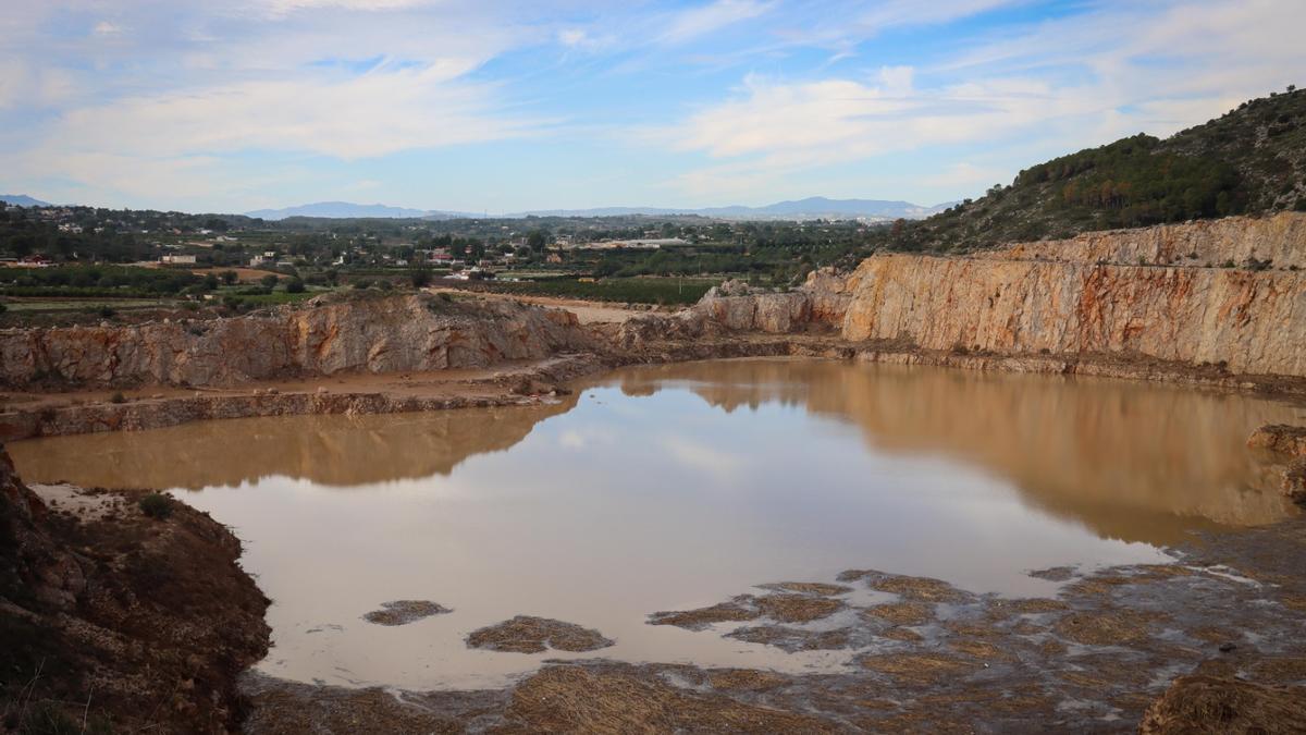Torrent planea convertir la cantera en un embalse del barranco de l'Horteta