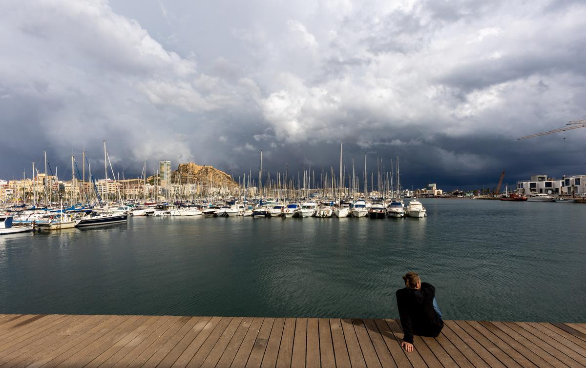 Nubes de tormenta en Alicante, en una imagen de archivo.