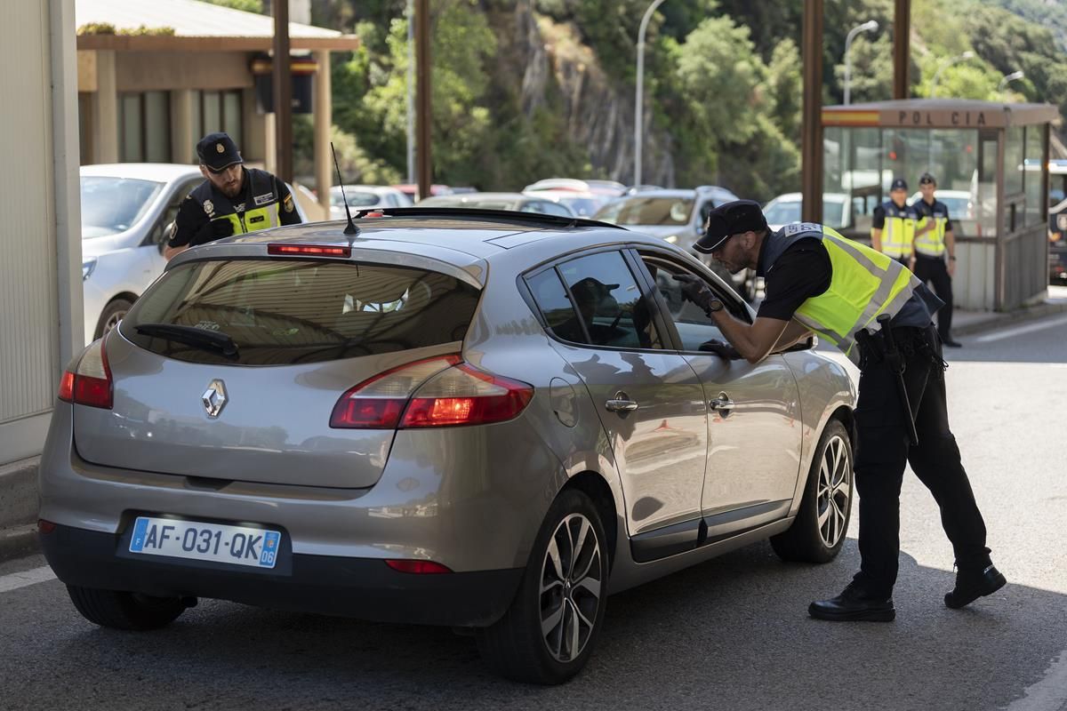 La policia reforça la frontera gironina amb França arran de la cimera de l'OTAN