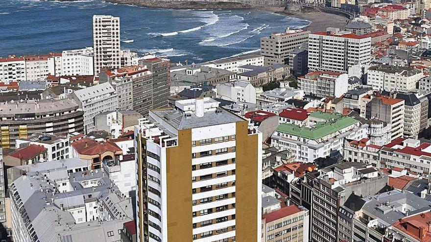 Vista aérea del urbanismo en el entorno de la ensenada.