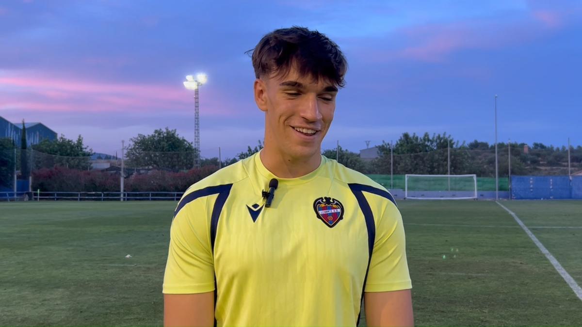 Carlos Espí: "El gol es lo más importante para el delantero"