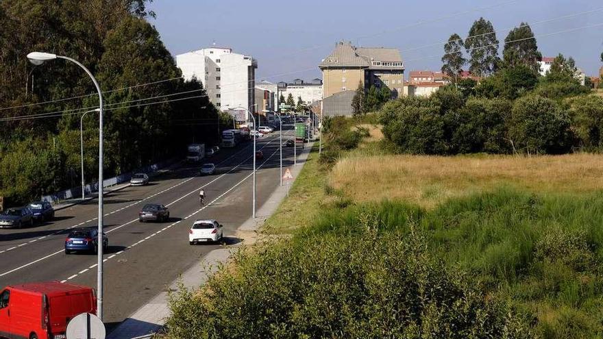 Bogaris proyecta desarrollar 37.465 m2 sitos a la entrada a A Estrada desde Pontevedra. // Bernabé / J. Lalín