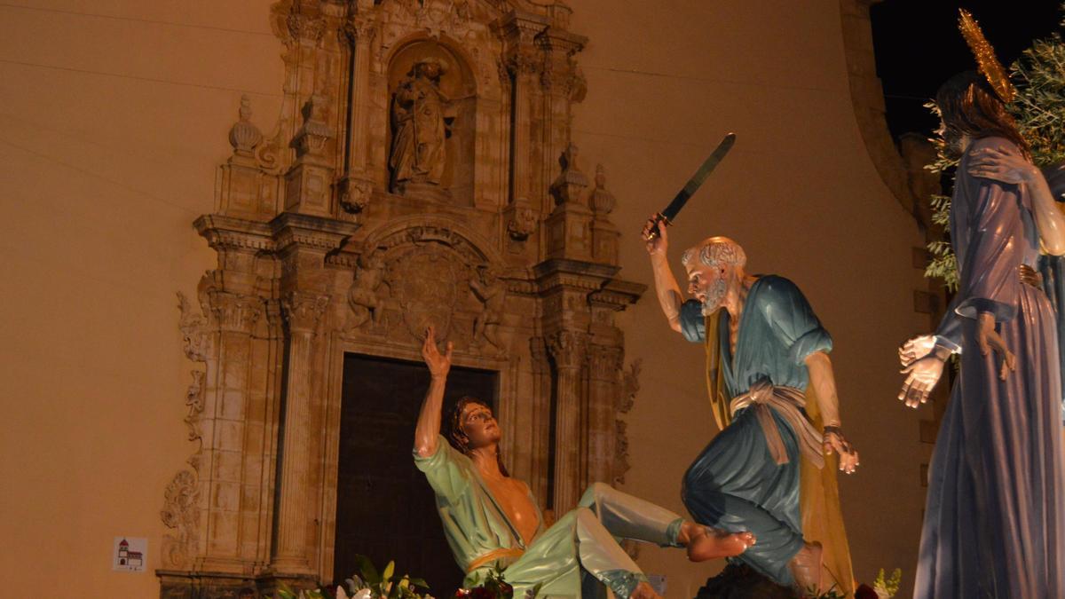 La Semana Santa de Albatera es una de las actividades más sorprendentes y características de la localidad.