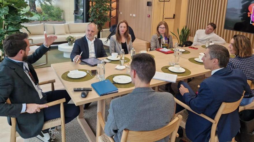 Reunión de representantes del Consorcio, Nuve Consulting y Secuoya, en la que estuvo Regades.