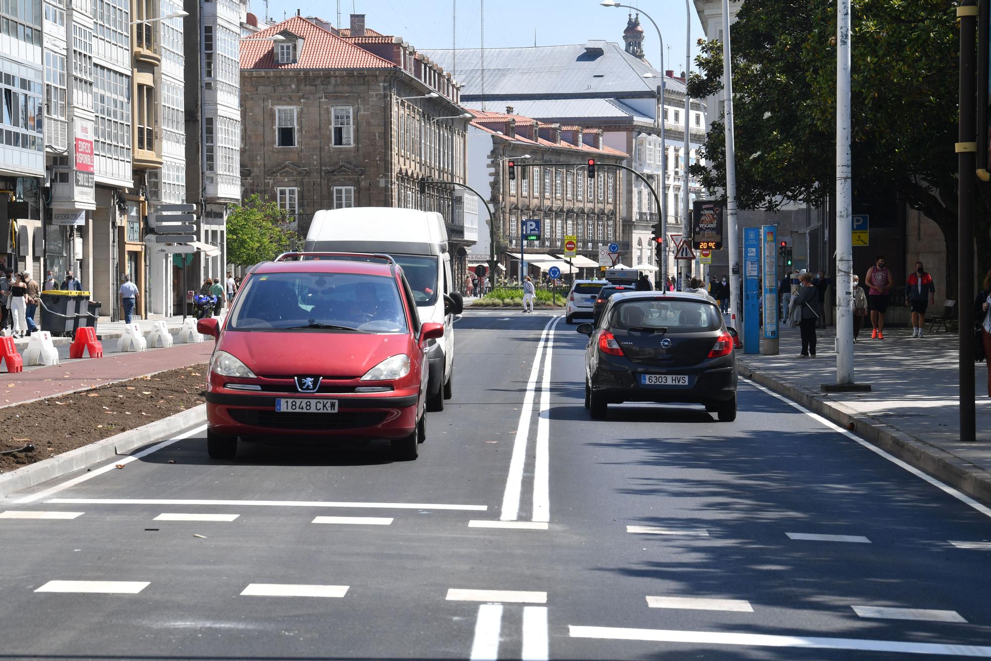 Rúa Nova ya es peatonal y cambia el tráfico en los Cantones