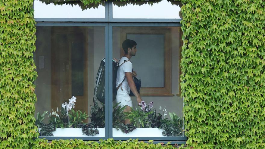 Carlos Alcaraz en las instalaciones del All England Tennis Club de Londres. | ANTOINE COUVERCELLE