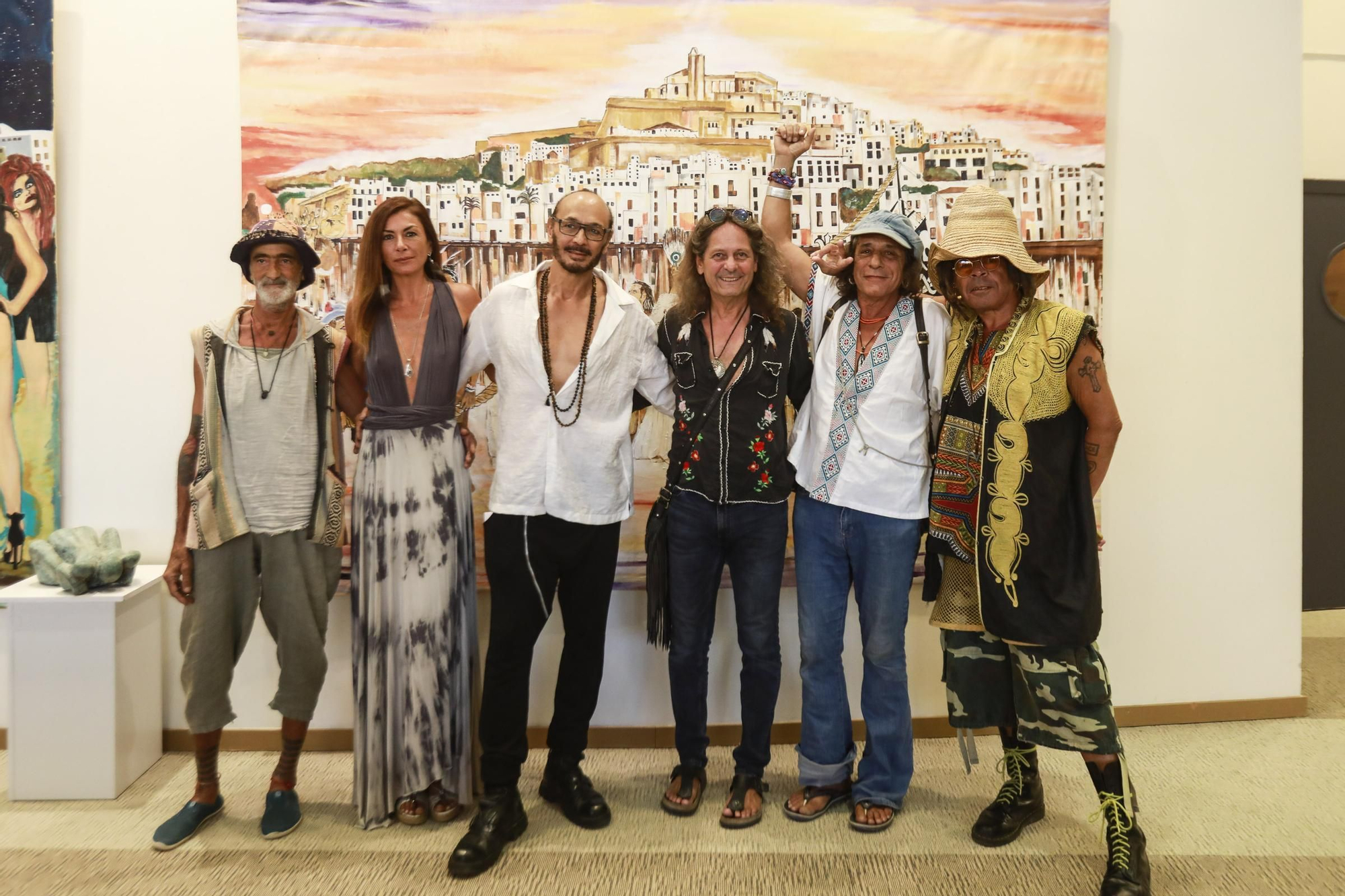 Todas las imágenes de la exposición más hippie, en el Club Diario de Ibiza