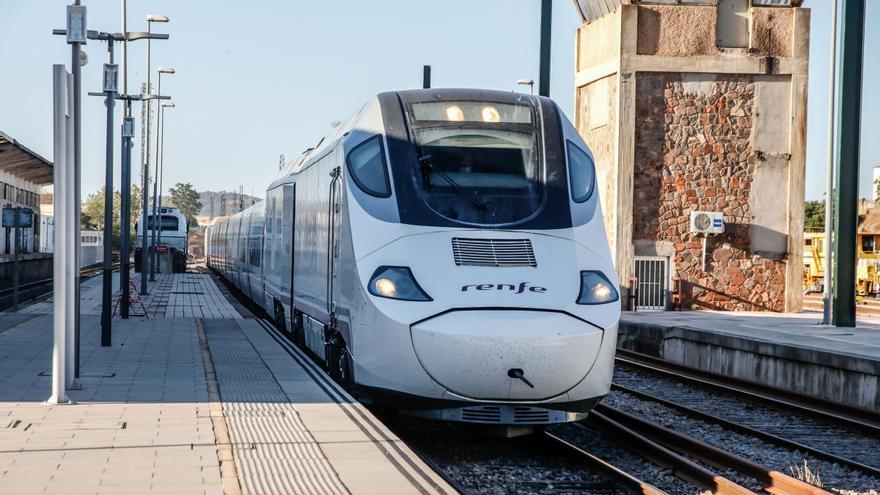 Personal de mantenimiento irá en todos los trenes de Extremadura por si se averían