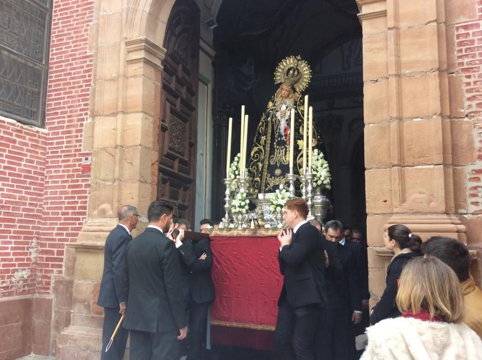 Virgen de los Dolores de los Mártires sale en Rosa