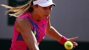 marcosl55209614 paris  france   01 10 2020   paula badosa of spain in action201001165707