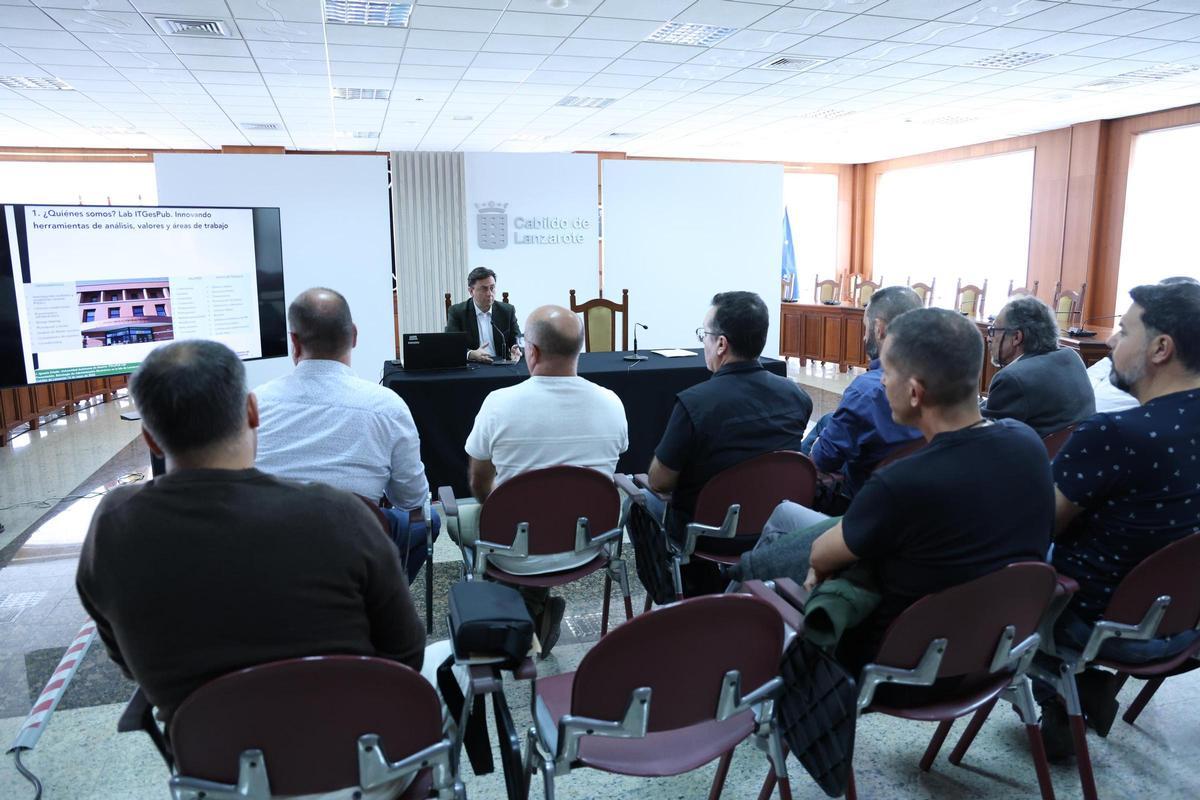 Foto durante la presentación en el Cabildo de Lanzarote.