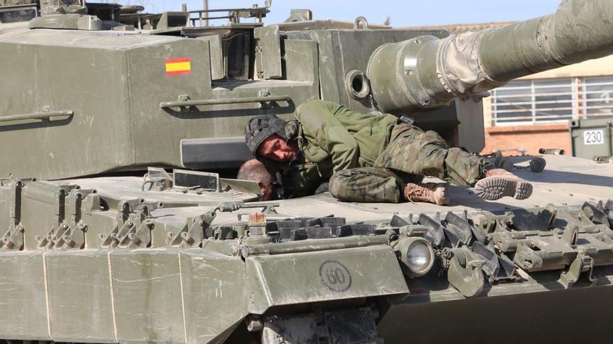 Militares ucranianos ultiman su preparación con los Leopard en Zaragoza