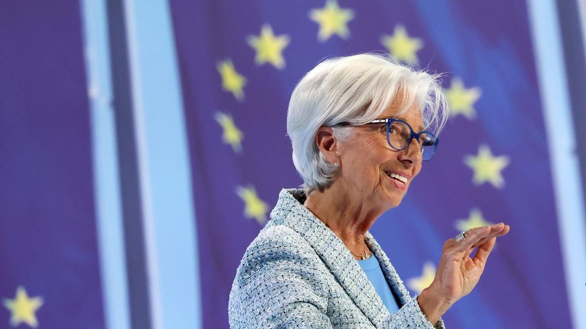 Christine Lagarde, en una conferència de premsa després de la reunió del Consell de Govern del BCE, a Frankfurt. | FRIEDEMANN VOGEL / EFE / EPA