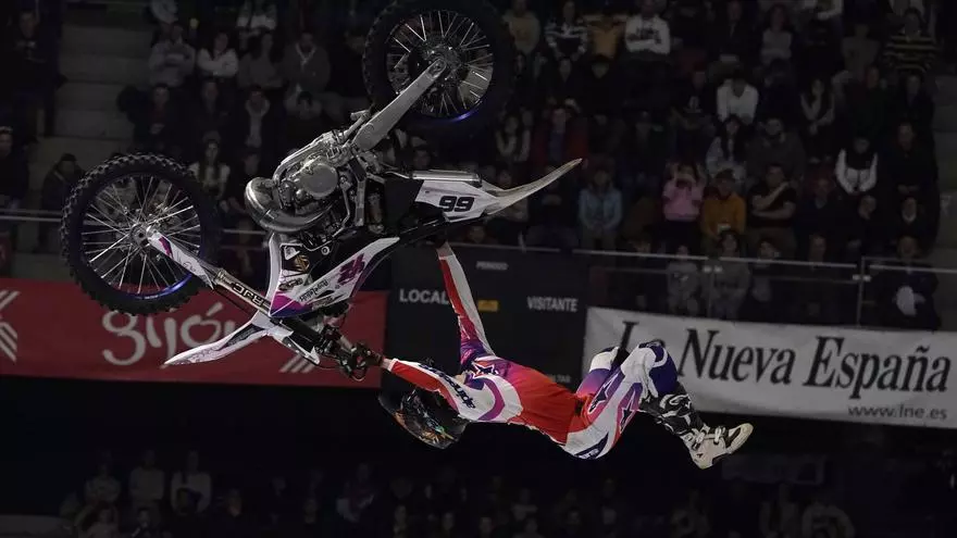 VÍDEO: Así fue el Campeonato de Freestyle de motos en Gijón, patrocinado por LA NUEVA ESPAÑA