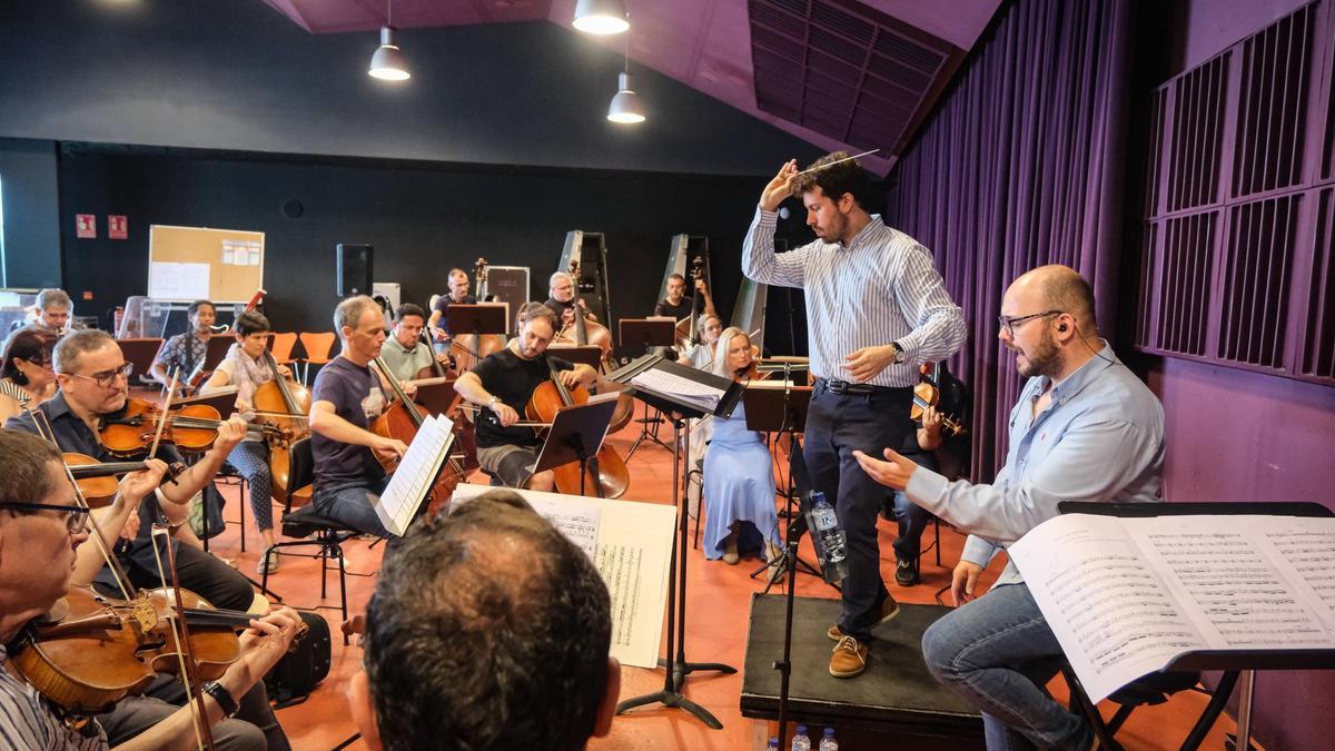 Ensayo de 'El Perrete' con la Orquesta de Extremadura (Oex).
