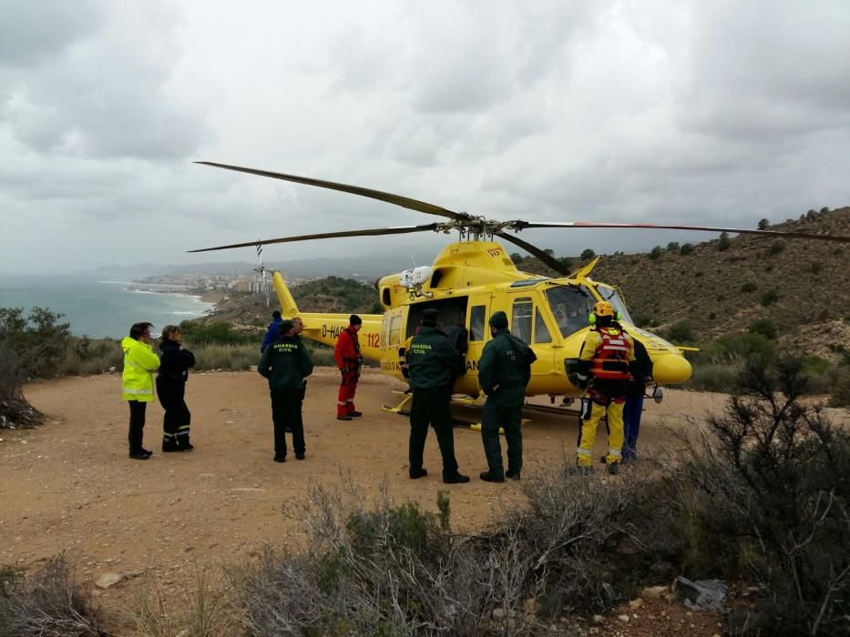 Los bomberos rescatan el cuerpo del hombre fallecido en Finestrat