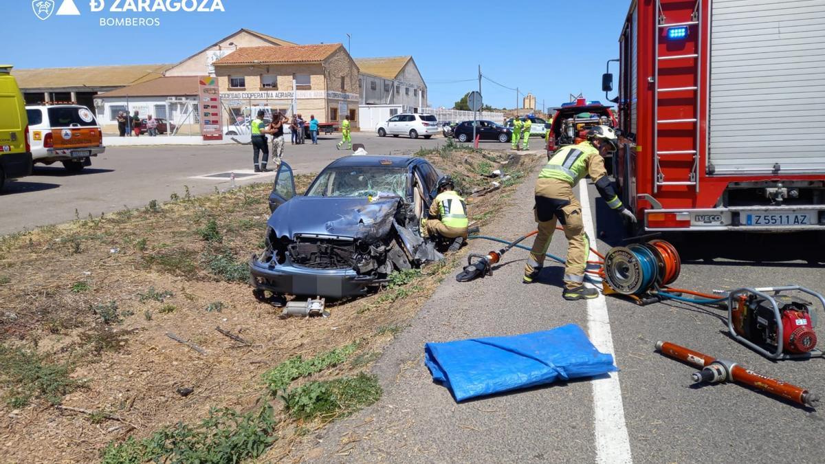 Uno de los vehículos ha caído a la cuneta, a las afueras de Quinto de Ebro.