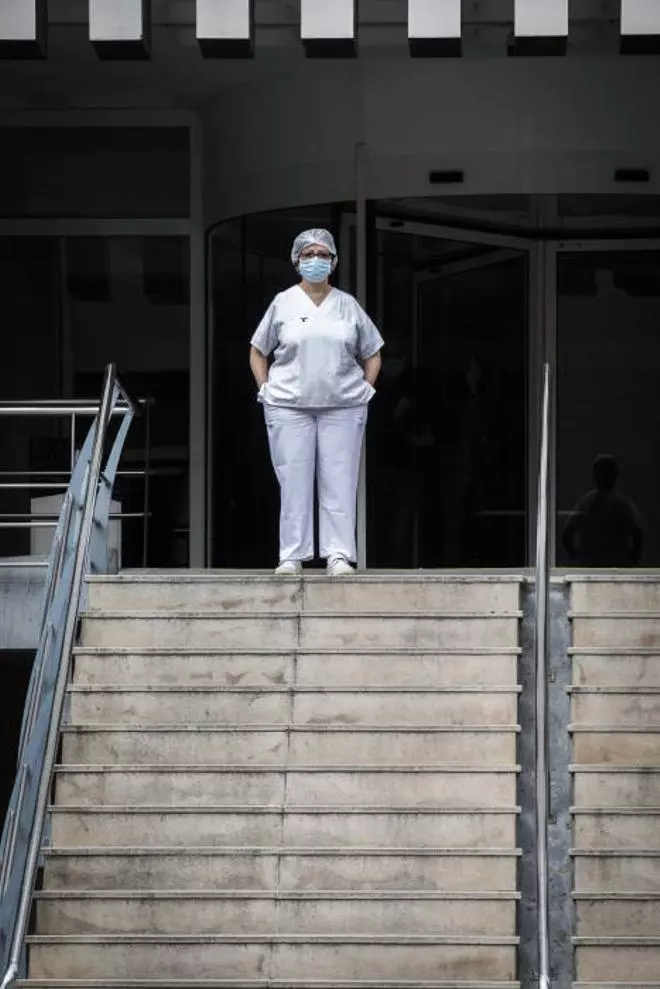 Homenaje a Fina Belenguer, sanitaria fallecida por coronavirus en el Dr. Peset