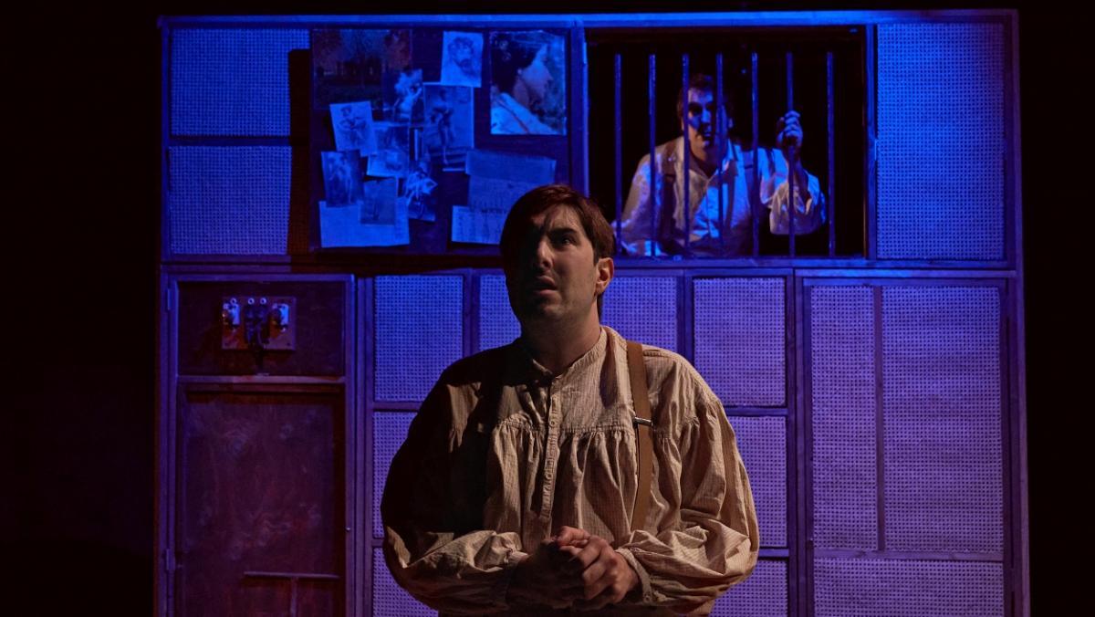 Bajo su apariencia de comedia, la obra critica el abuso de poder y la arbitrariedad de la justicia.